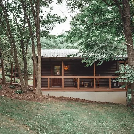Great Frontier Cabin At American Heartland Cabins